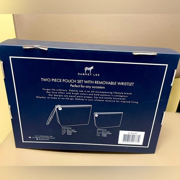 DABNEY LEE 2pc Gift Set With Removable Wristlet New With Tags in Box - Picture 2 of 7